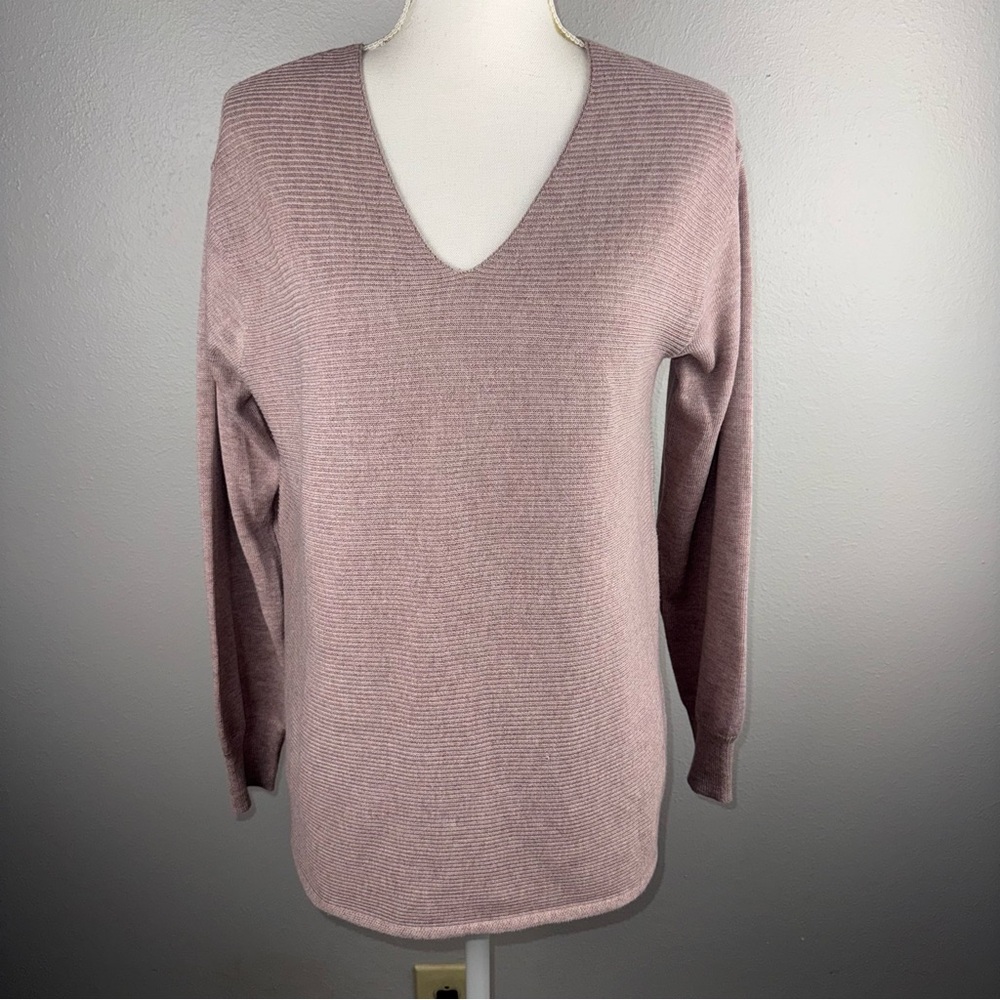 Ella Moss Women Medium Sweater Top Mauve Silky Soft Long Sleeve V-neck Pullover